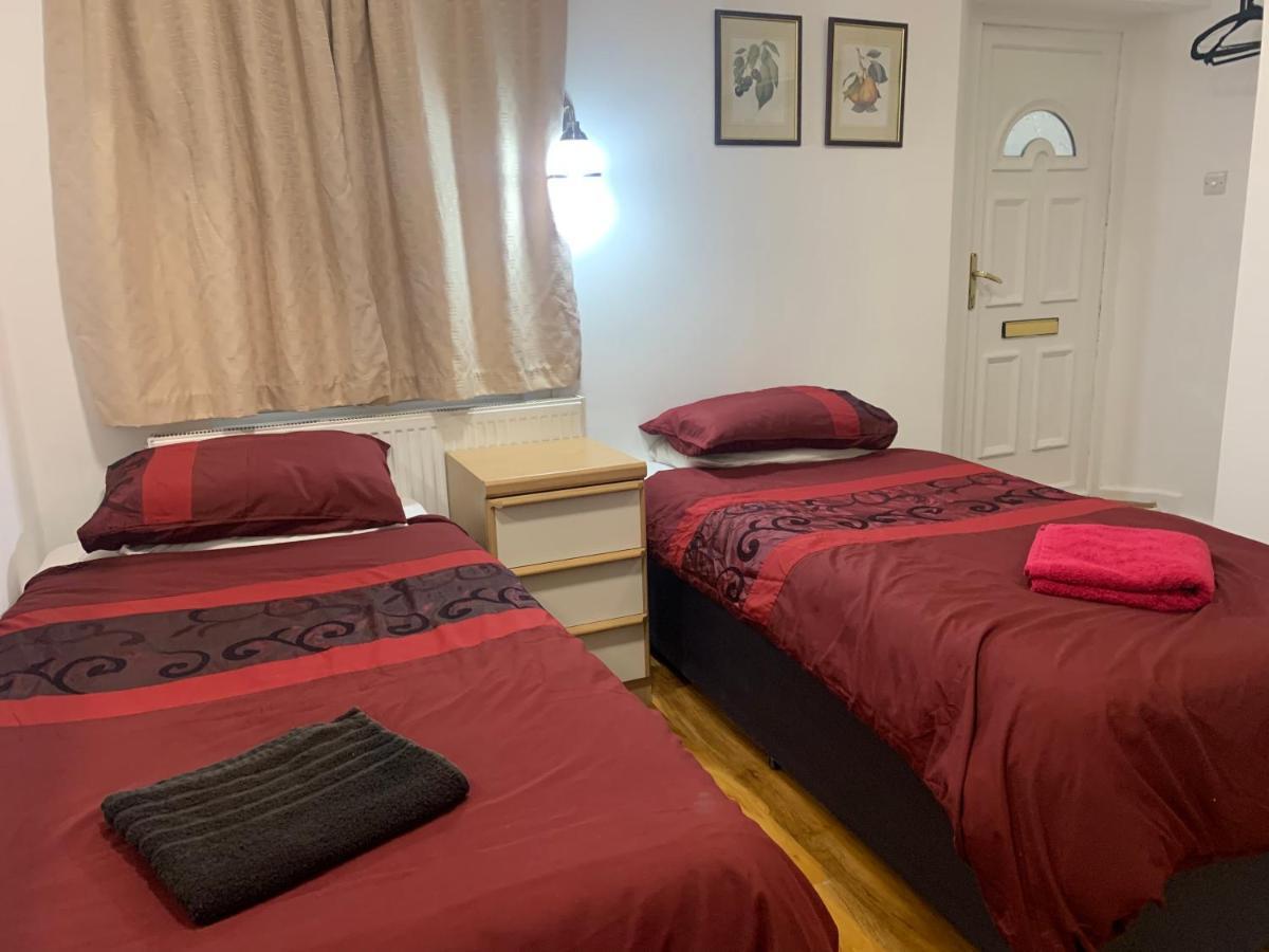 The Dharma Lodge Enfield Ngoại thất bức ảnh