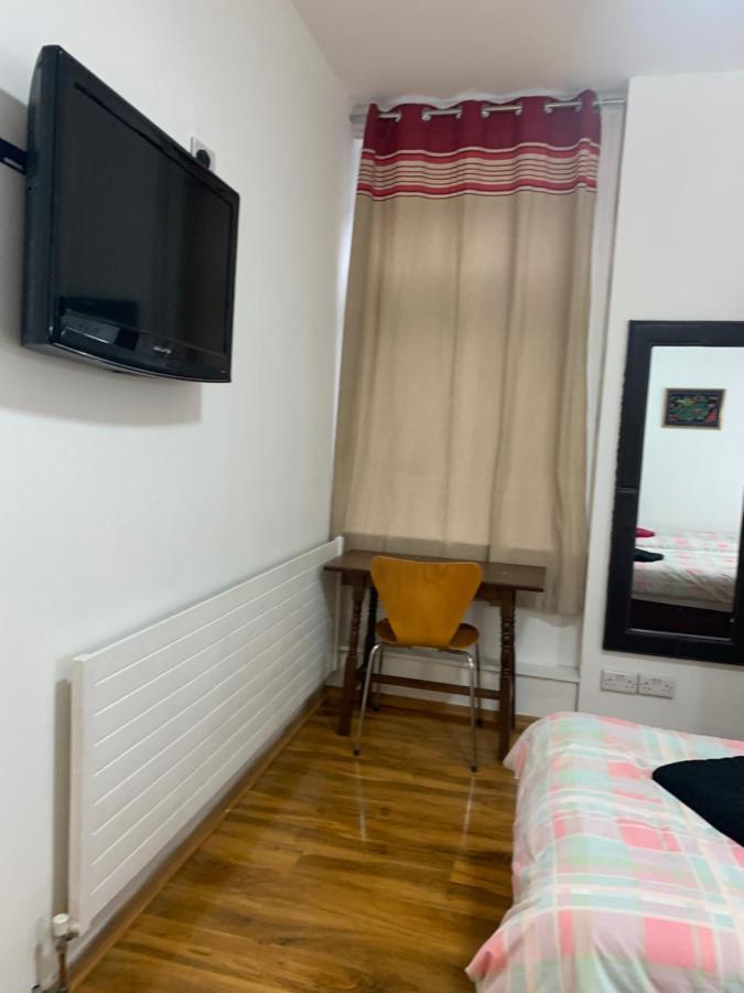 The Dharma Lodge Enfield Ngoại thất bức ảnh