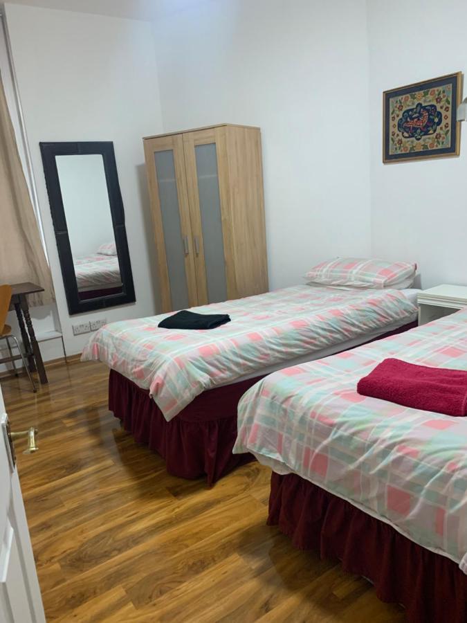 The Dharma Lodge Enfield Ngoại thất bức ảnh