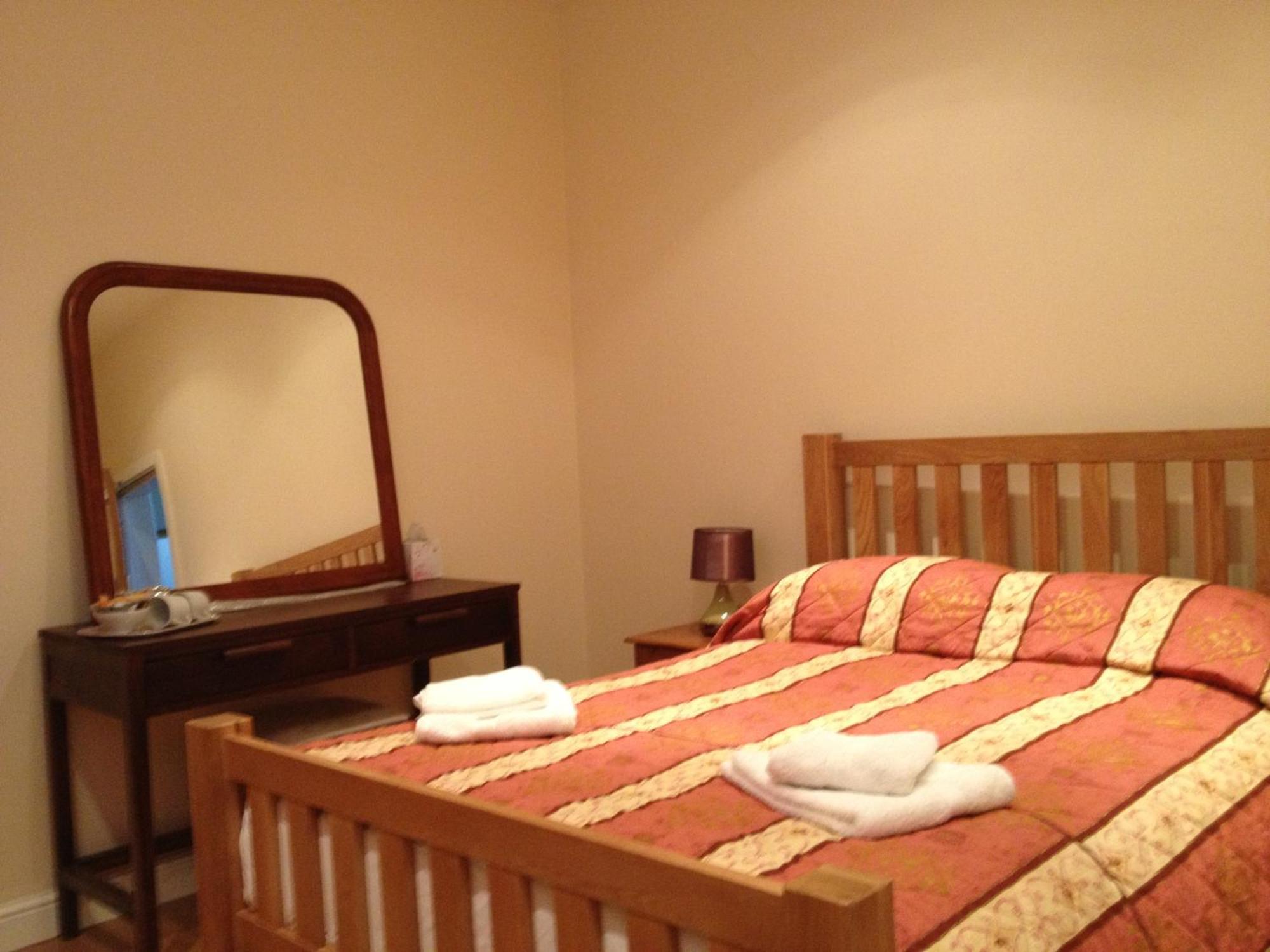 The Dharma Lodge Enfield Ngoại thất bức ảnh